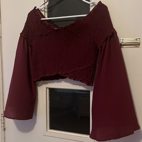 Maroon flowing long sleeve crop top - Picture 2 of 2